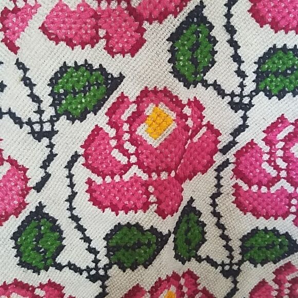 Mexican handwoven wool floral poncho - Picture 5 of 5